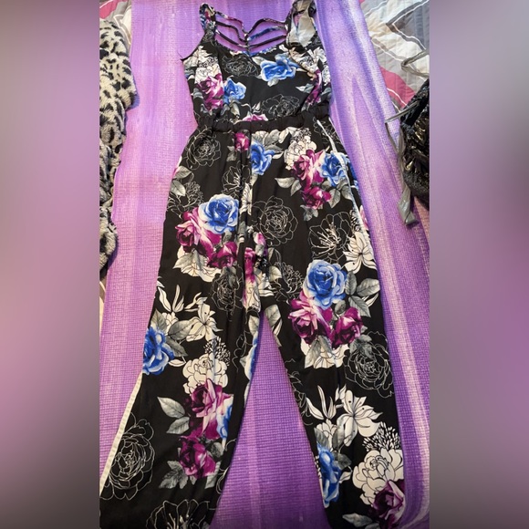 Eye candy Floral Jumpsuit - Picture 1 of 2